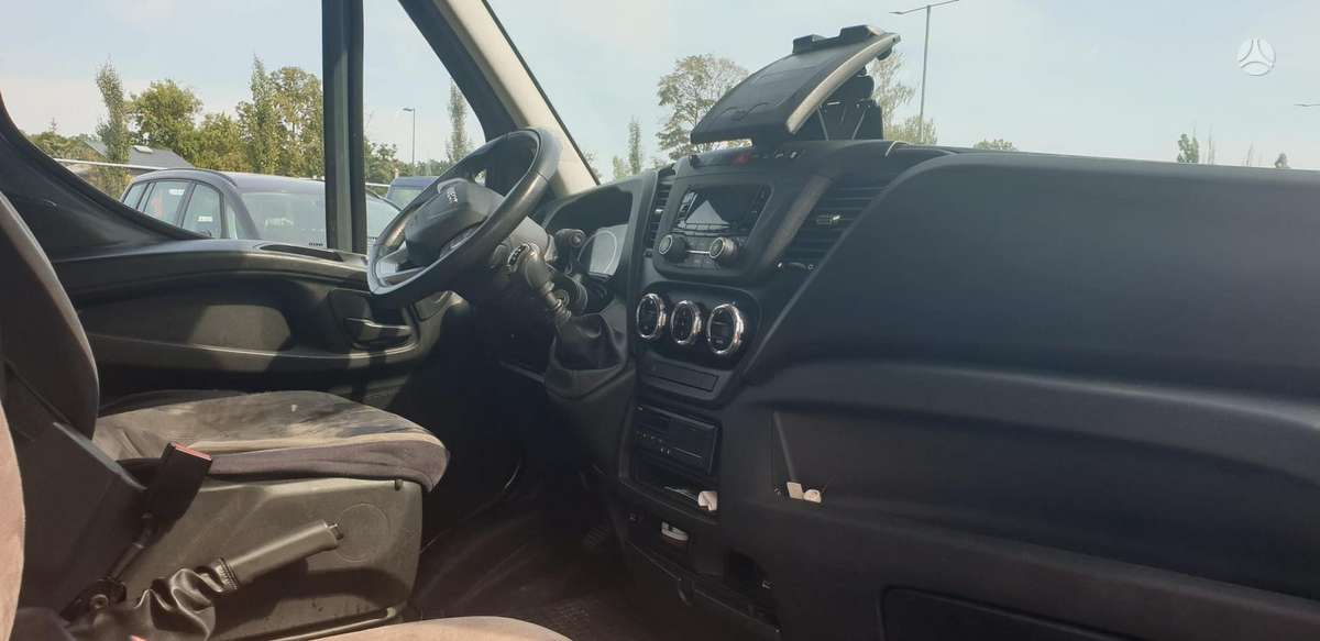 Iveco 35S18, auto transporters