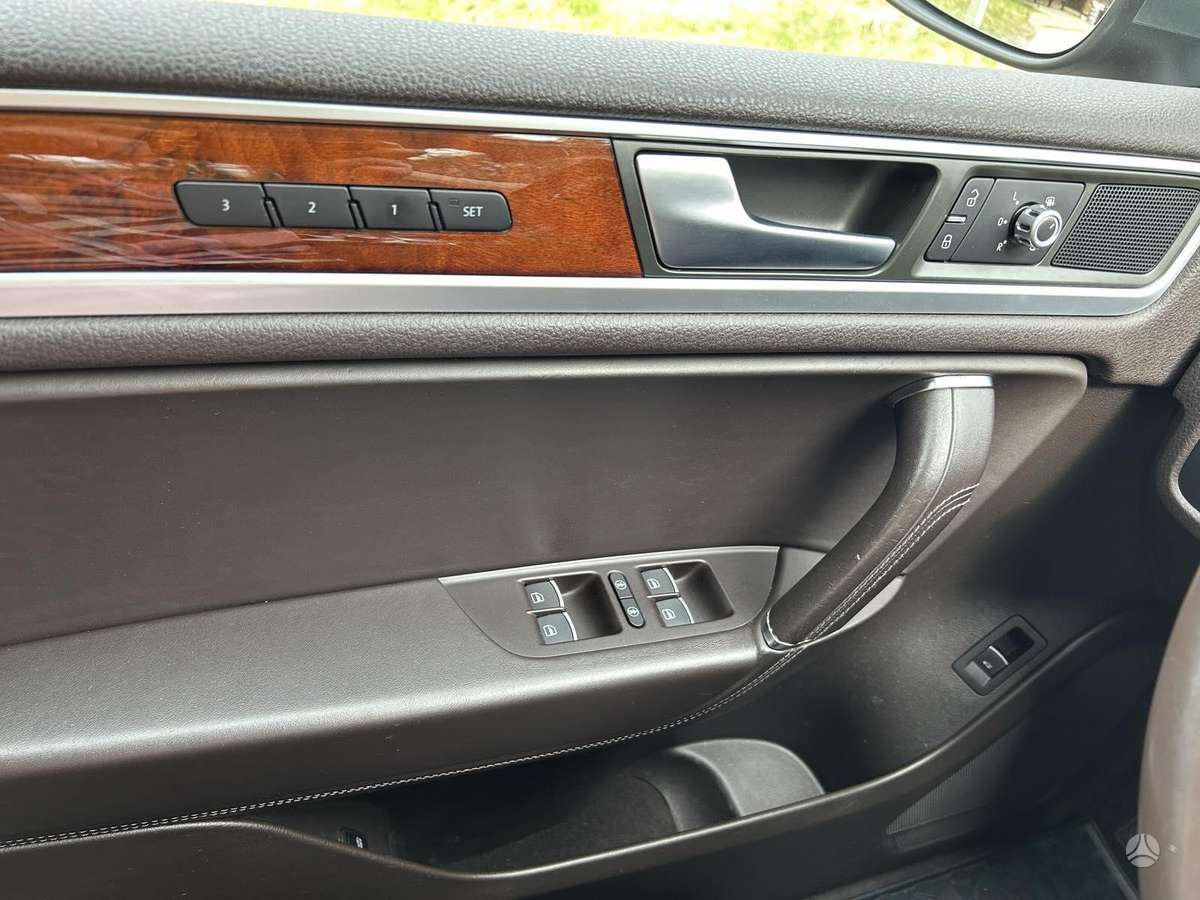 Volkswagen Touareg - 11