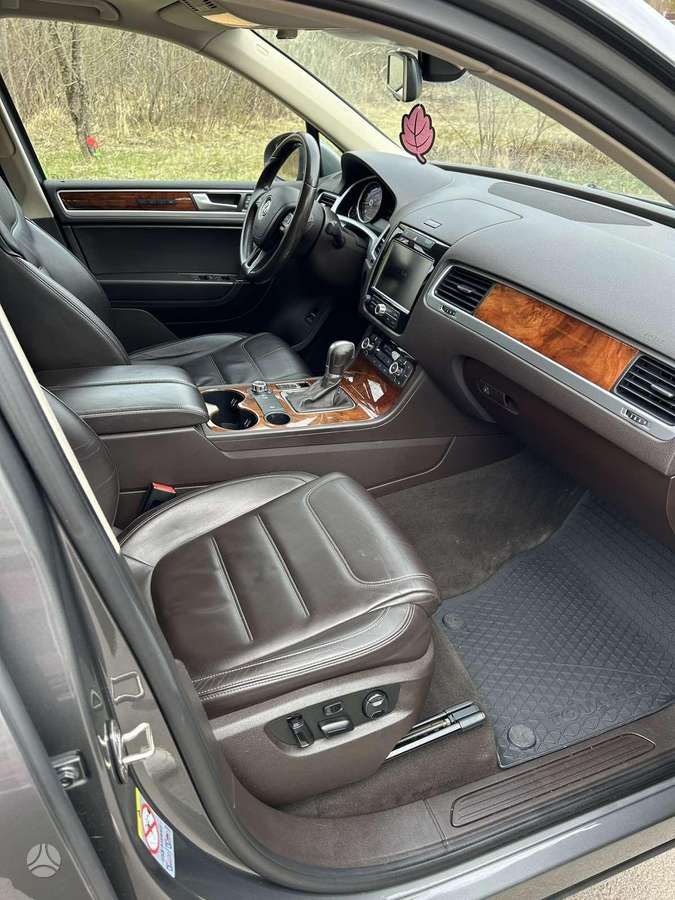 Volkswagen Touareg - 12