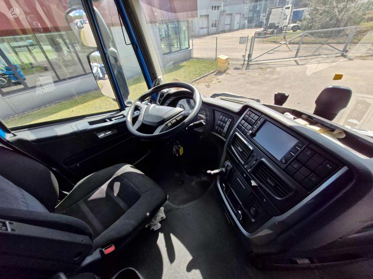 Iveco AS440S46 T/P CNG, double sleeper