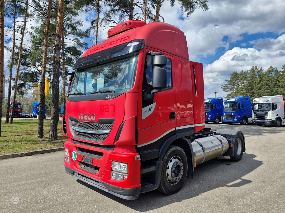 Iveco AS440S46  LNG, double sleeper