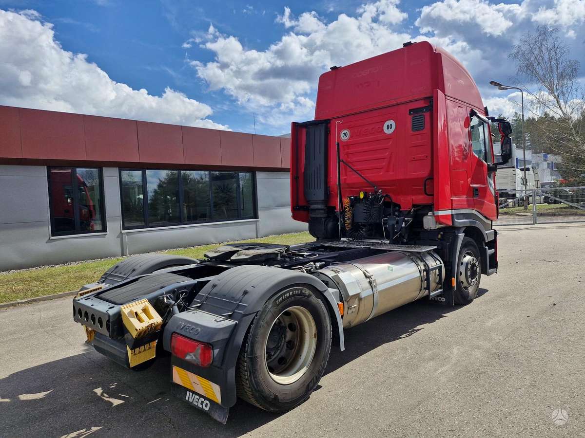 Iveco AS440S46  LNG, double sleeper