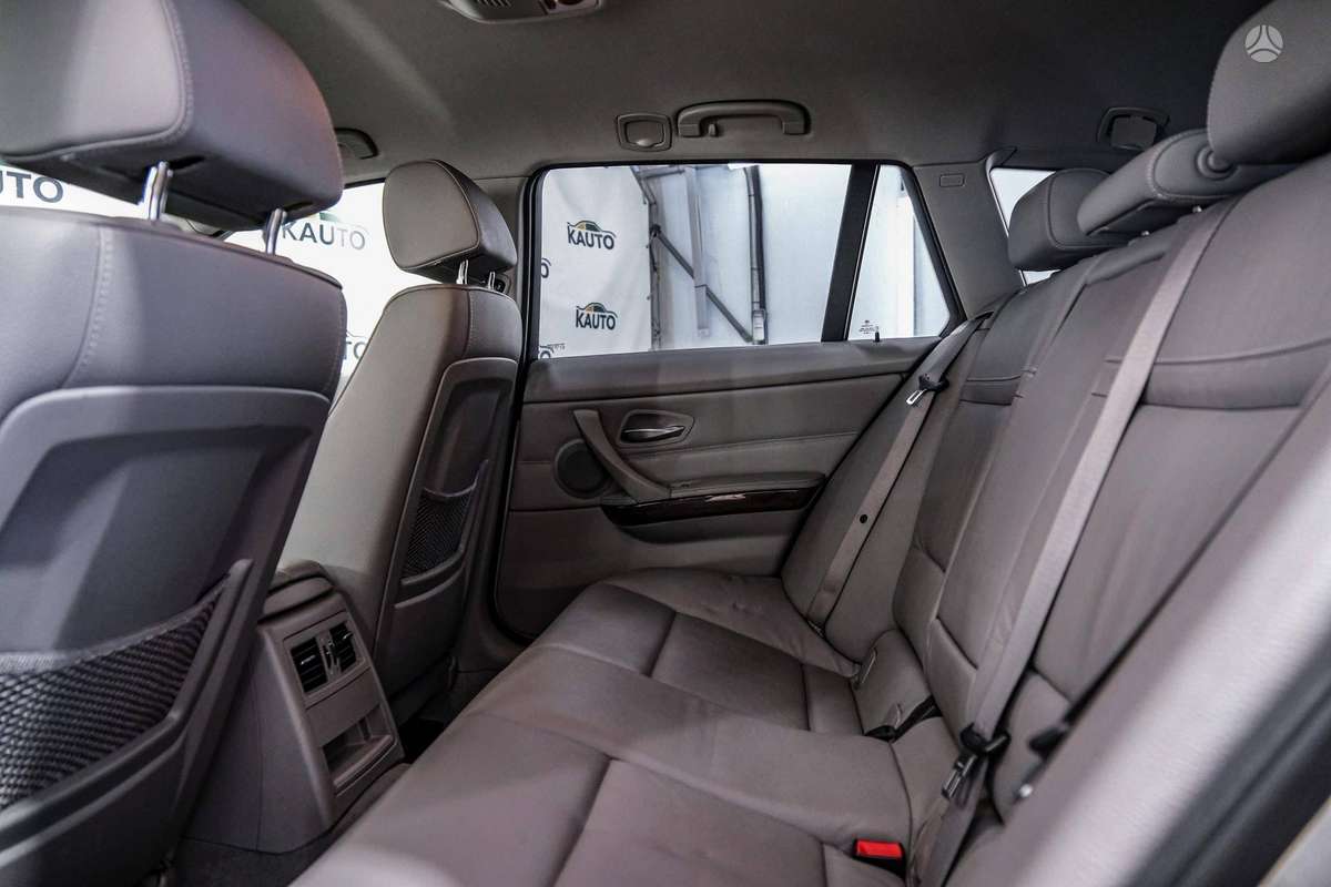 BMW 325, 3.0 l., wagon