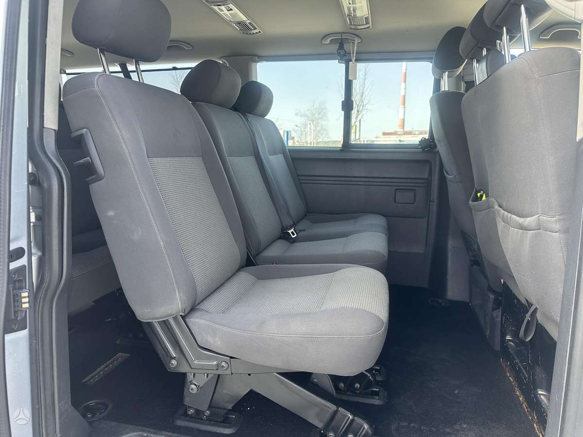 Volkswagen Caravelle - 10