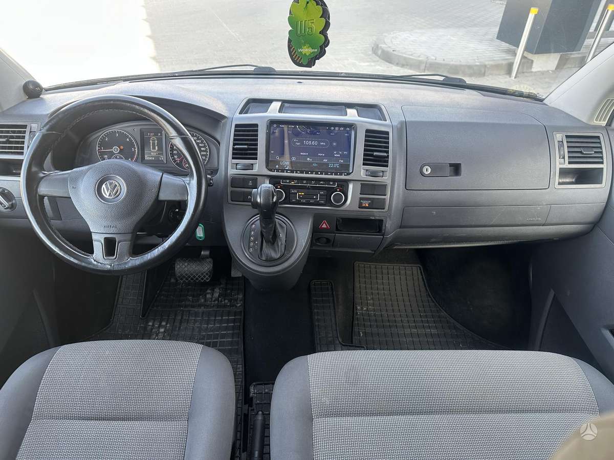 Volkswagen Caravelle - 12