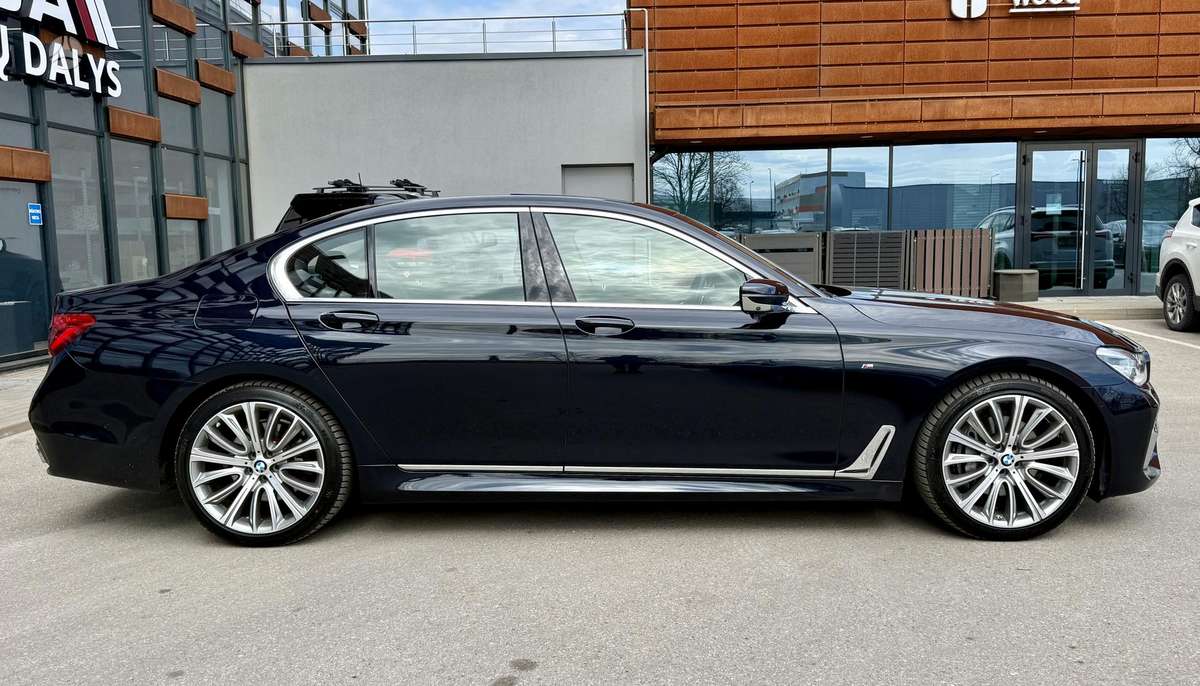 BMW 740, 3.0 l., Седан