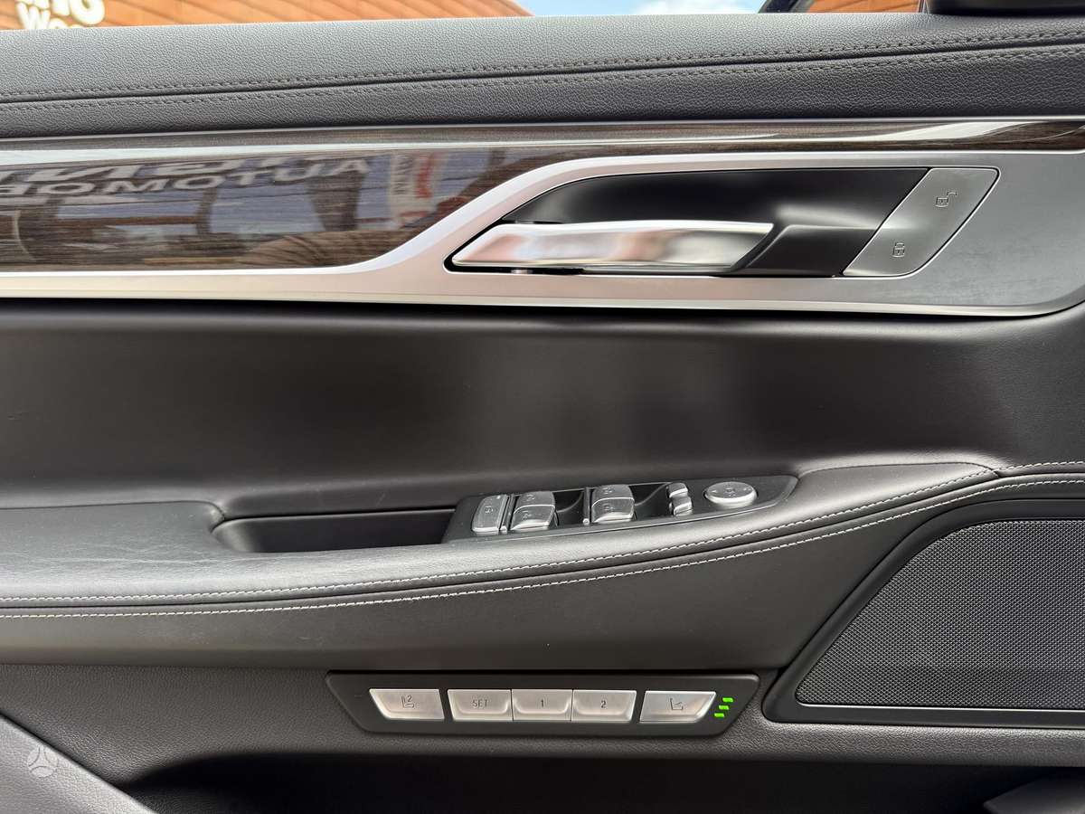 BMW 740, 3.0 l., Седан