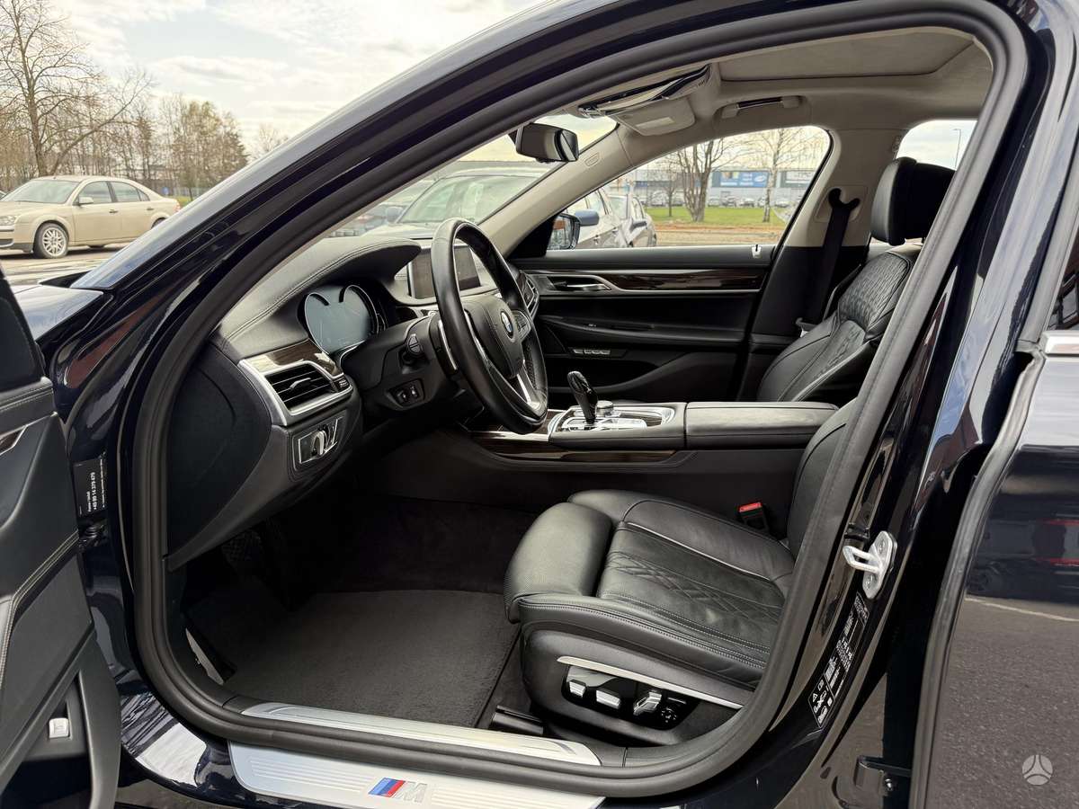 BMW 740, 3.0 l., Седан