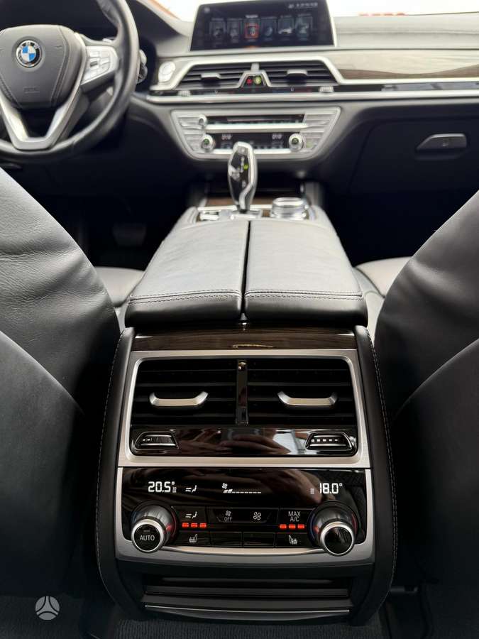 BMW 740, 3.0 l., Седан