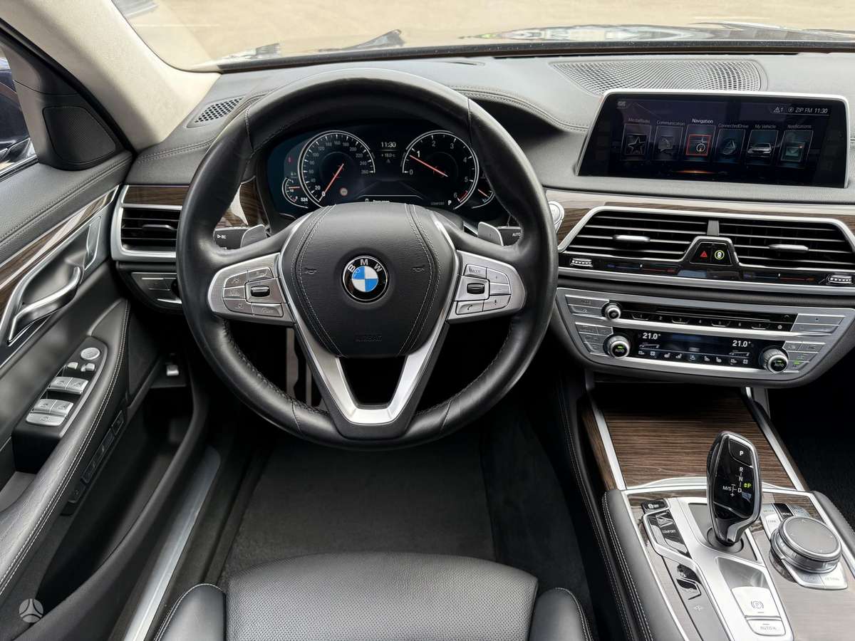 BMW 740, 3.0 l., Седан