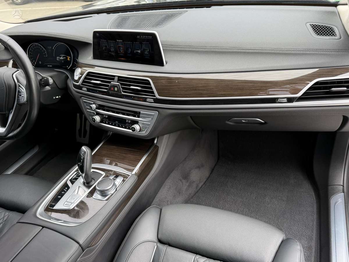 BMW 740, 3.0 l., Седан