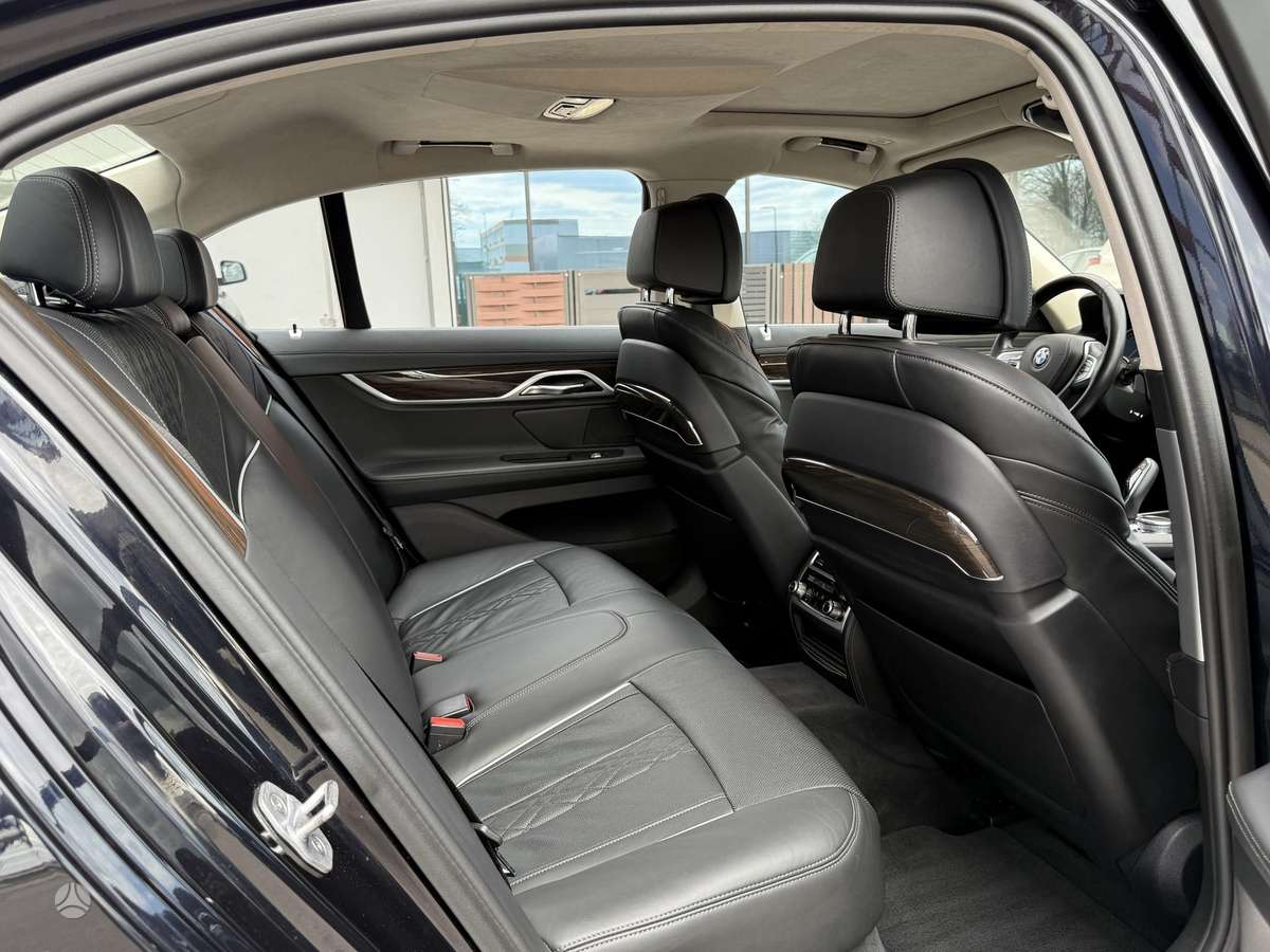 BMW 740, 3.0 l., Седан