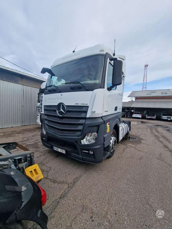 Mercedes-Benz Actros 1845, double sleeper