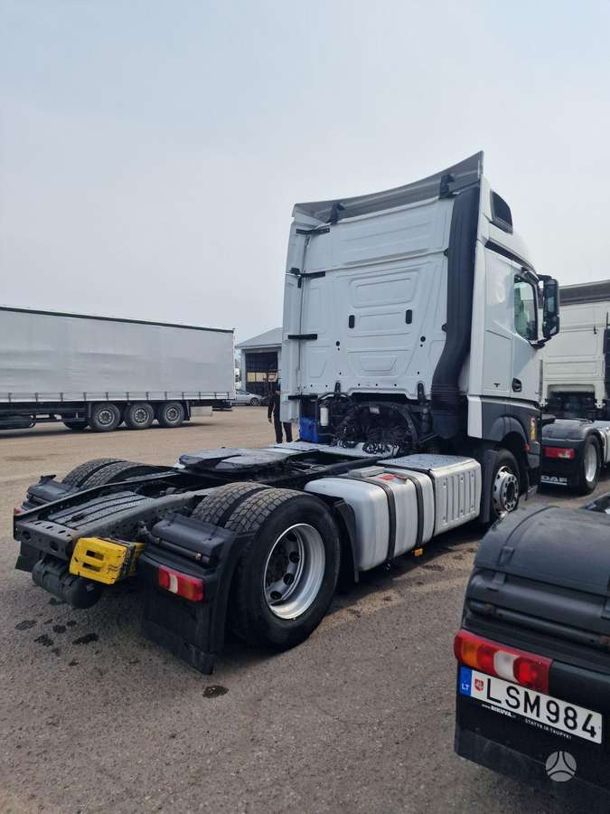 Mercedes-Benz Actros 1845, double sleeper