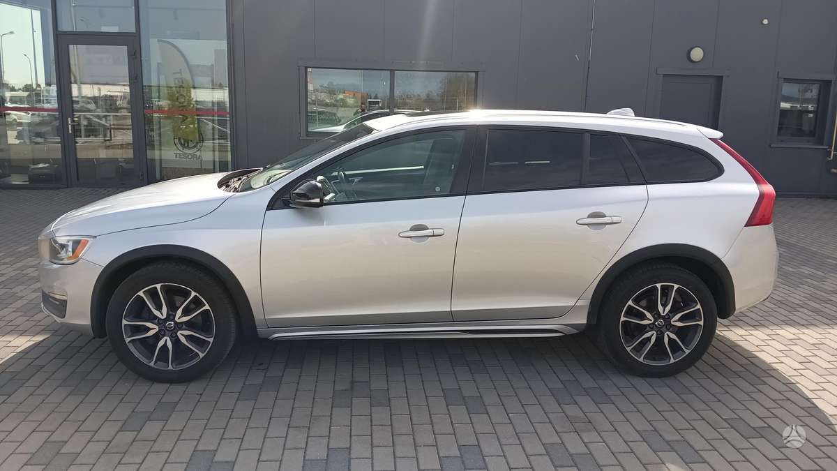 Volvo V60 Cross Country - 3