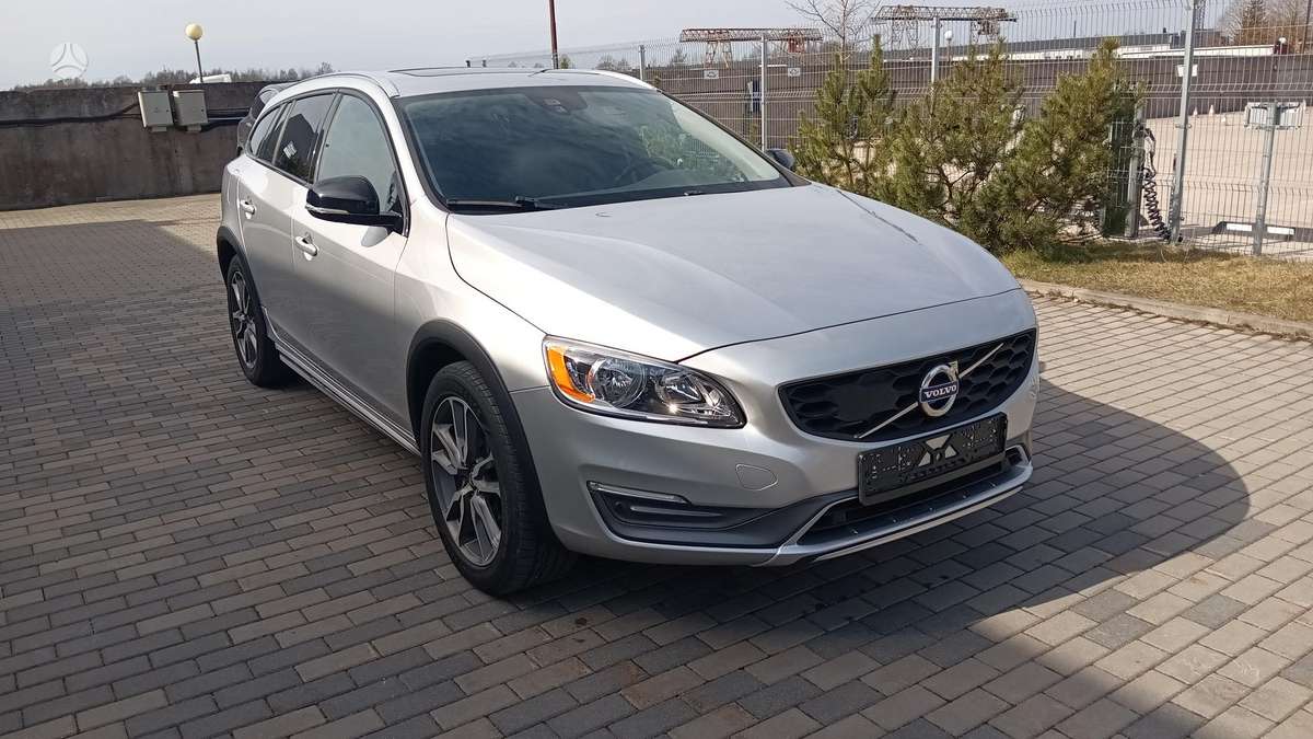 Volvo V60 Cross Country - 8