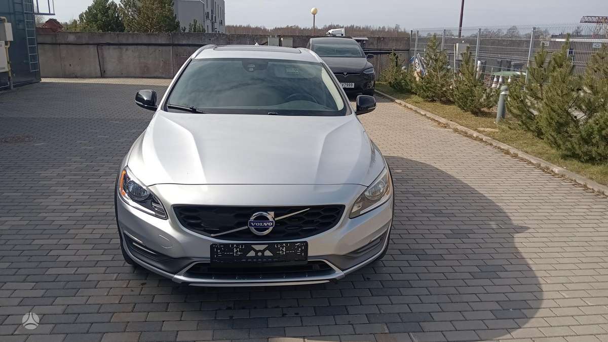Volvo V60 Cross Country - 10