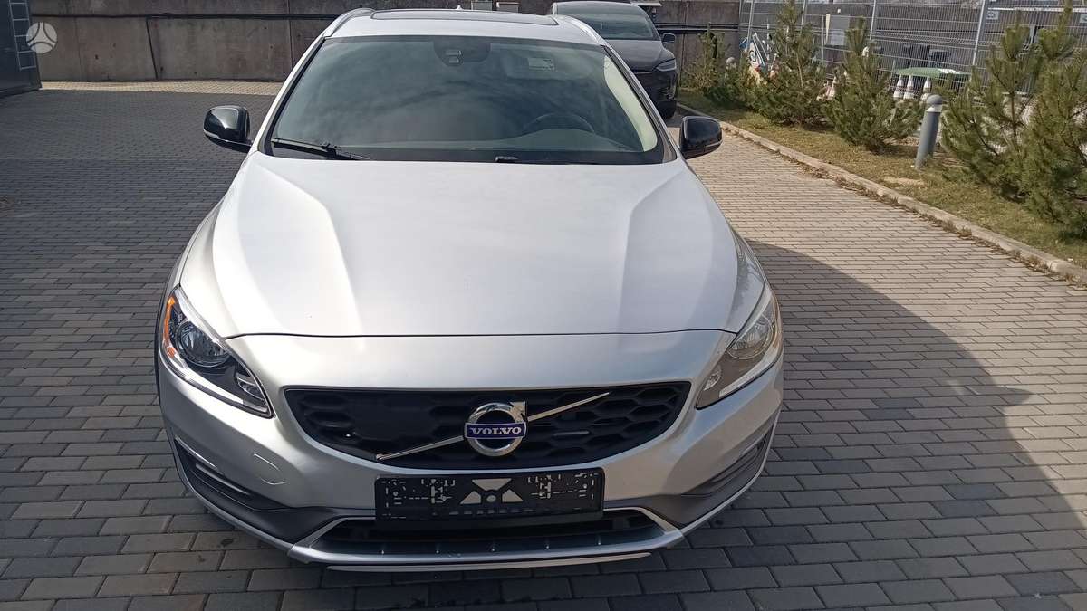Volvo V60 Cross Country - 11