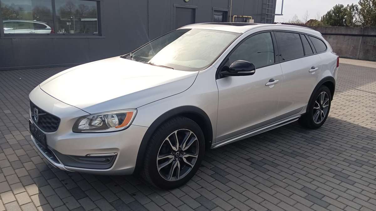 Volvo V60 Cross Country - 12