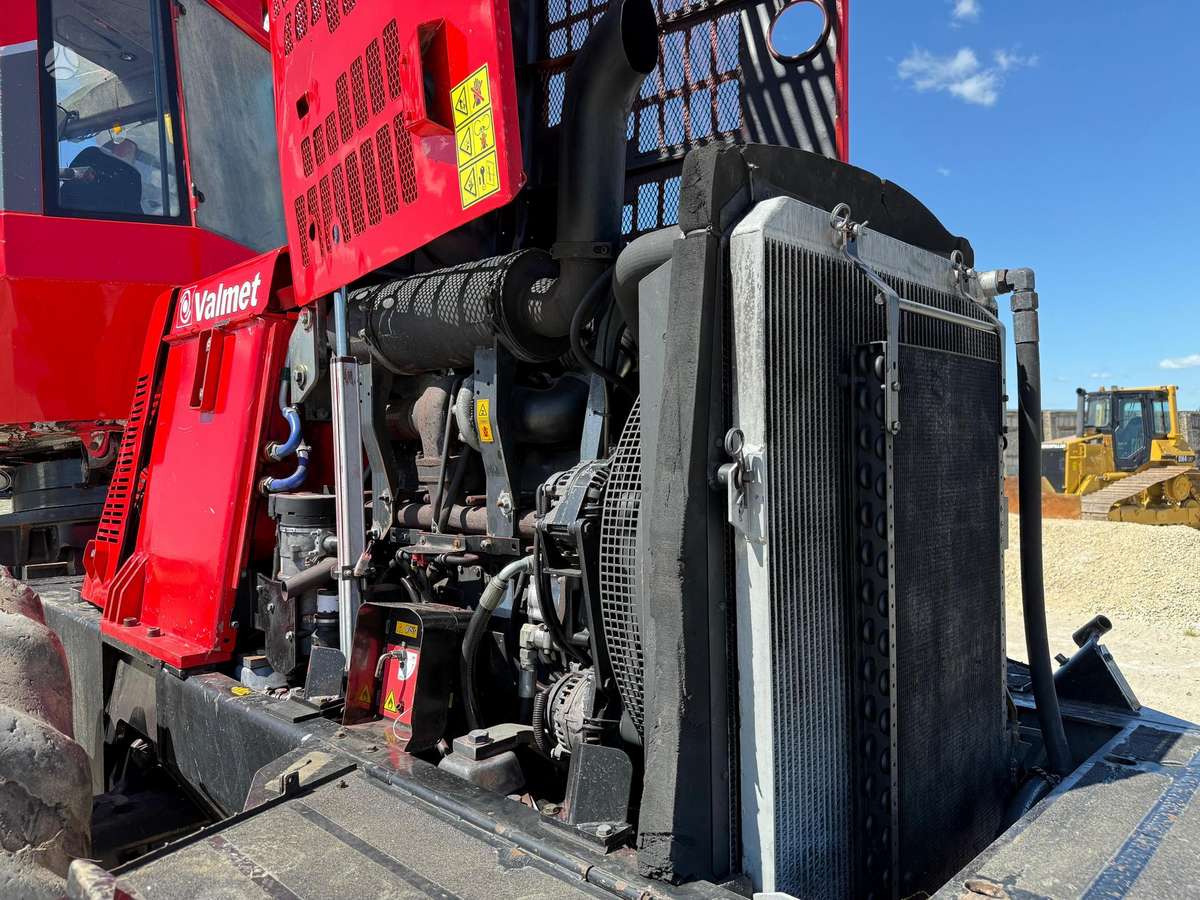 Valmet 901 TX , SP561LF, harvesters