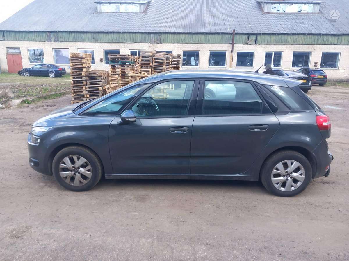 Citroen C4 Picasso rezerves daļās. Engine code hny eb2dts color code ktp
