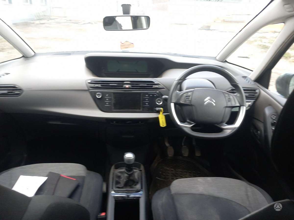 Citroen C4 Picasso rezerves daļās. Engine code hny eb2dts color code ktp