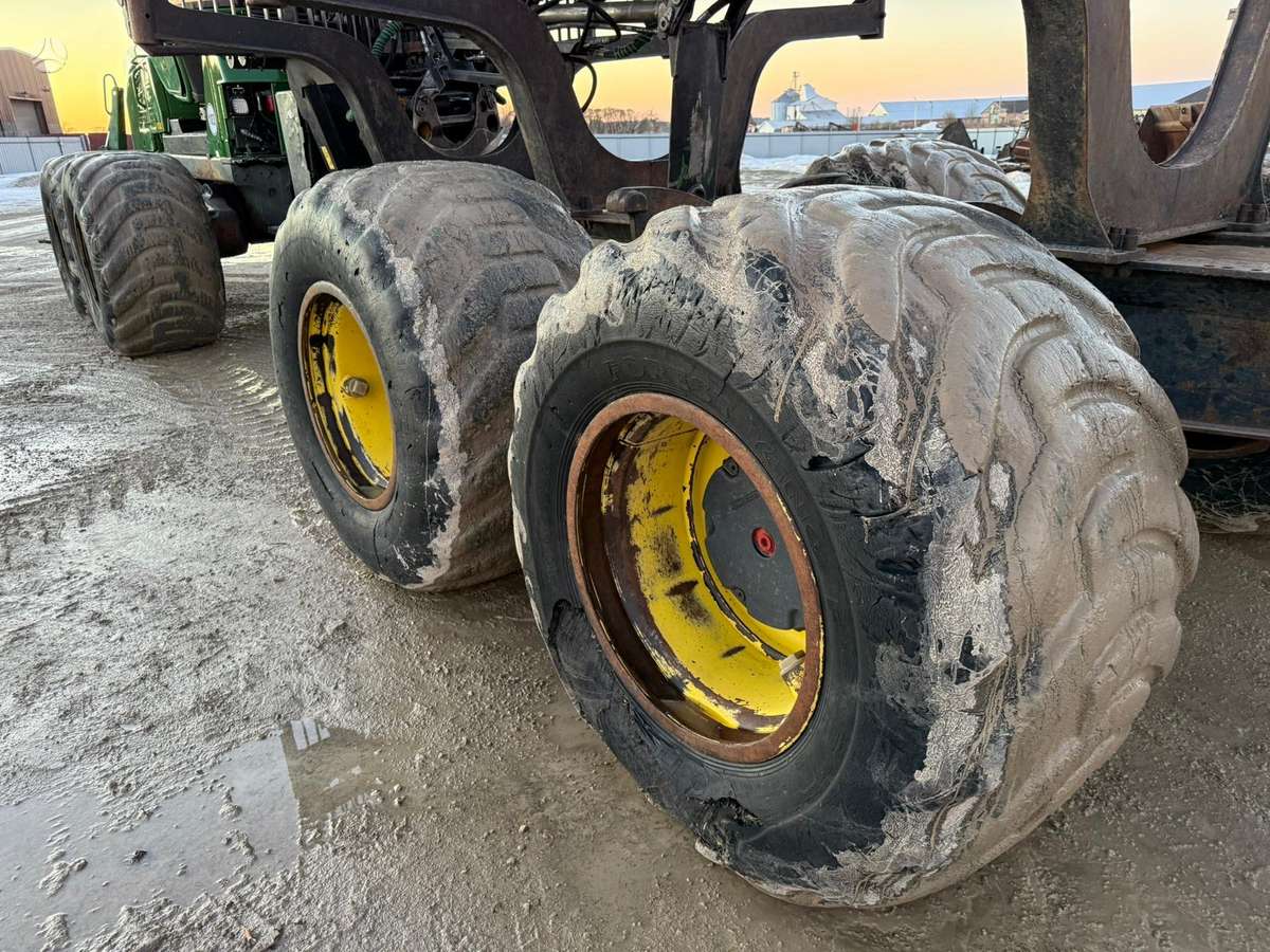 John Deere 1510 E ECO III, medvežės