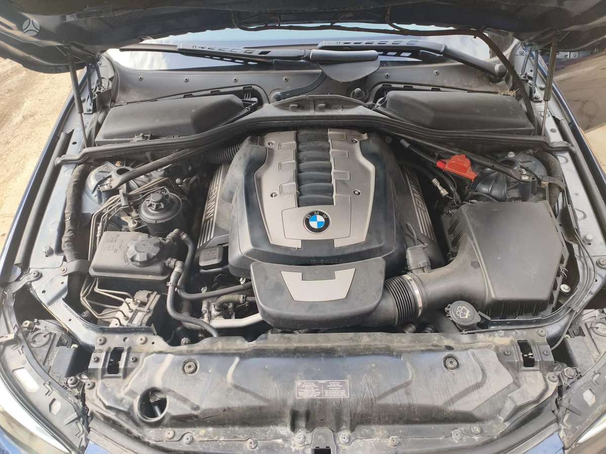 BMW 550, 4.7 l., Седан