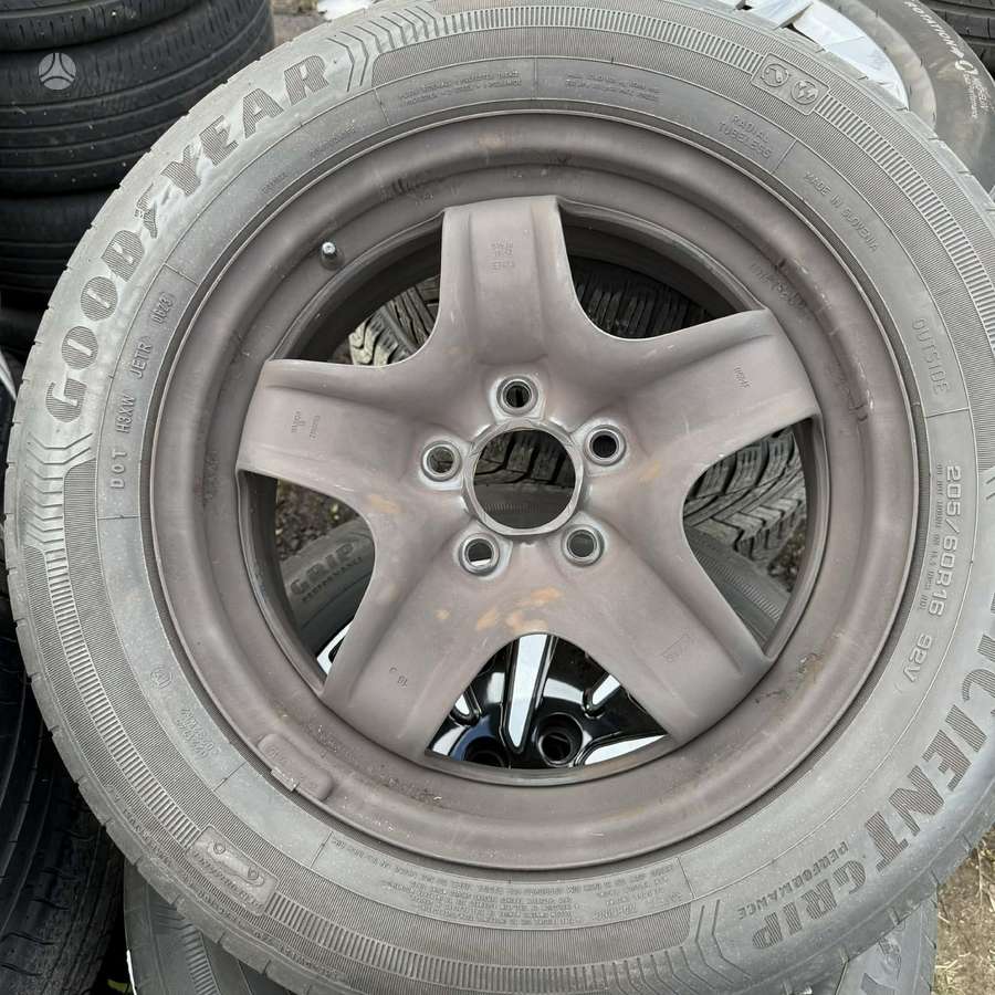 Ford, plieniniai štampuoti, R16