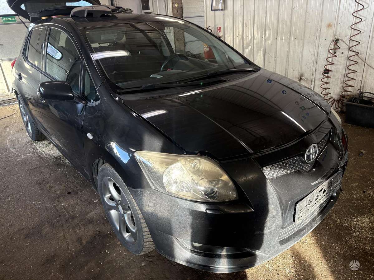 Toyota Auris 37068366700