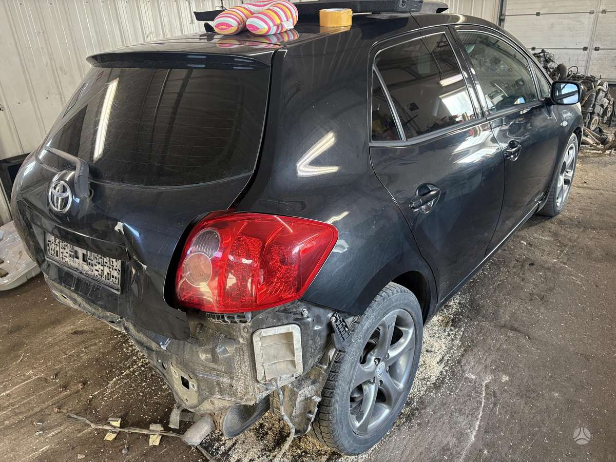 Toyota Auris 37068366700