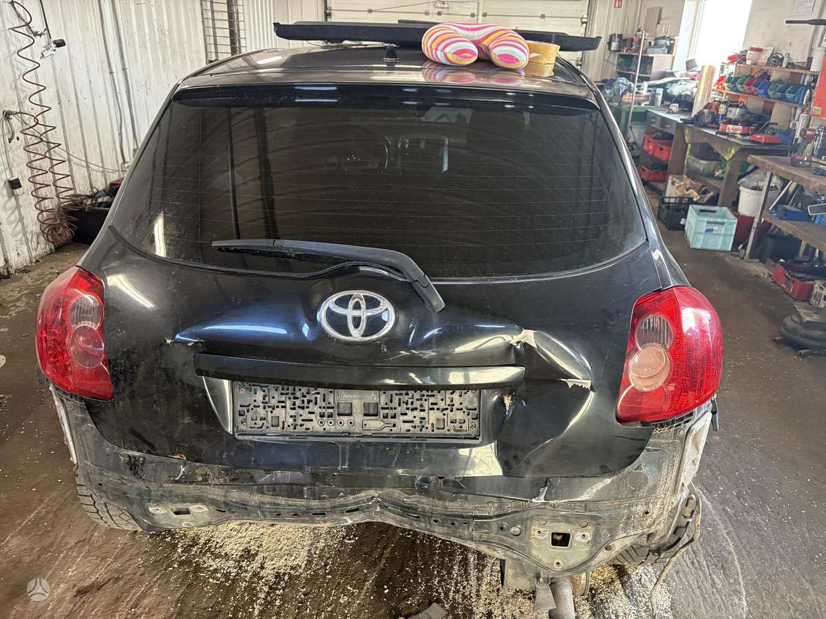 Toyota Auris 37068366700