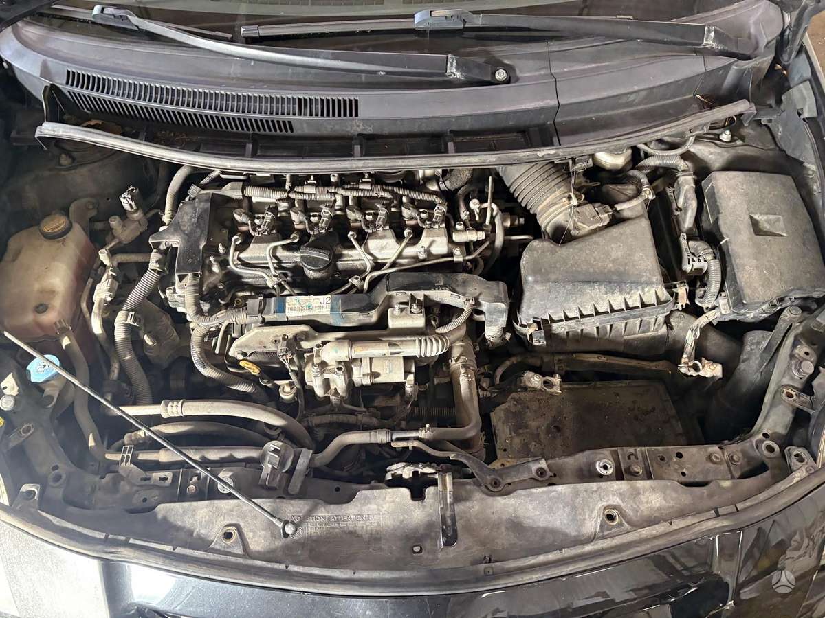 Toyota Auris 37068366700