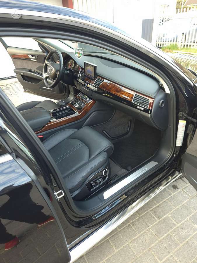 Audi A8 L, 3.0 l., Седан