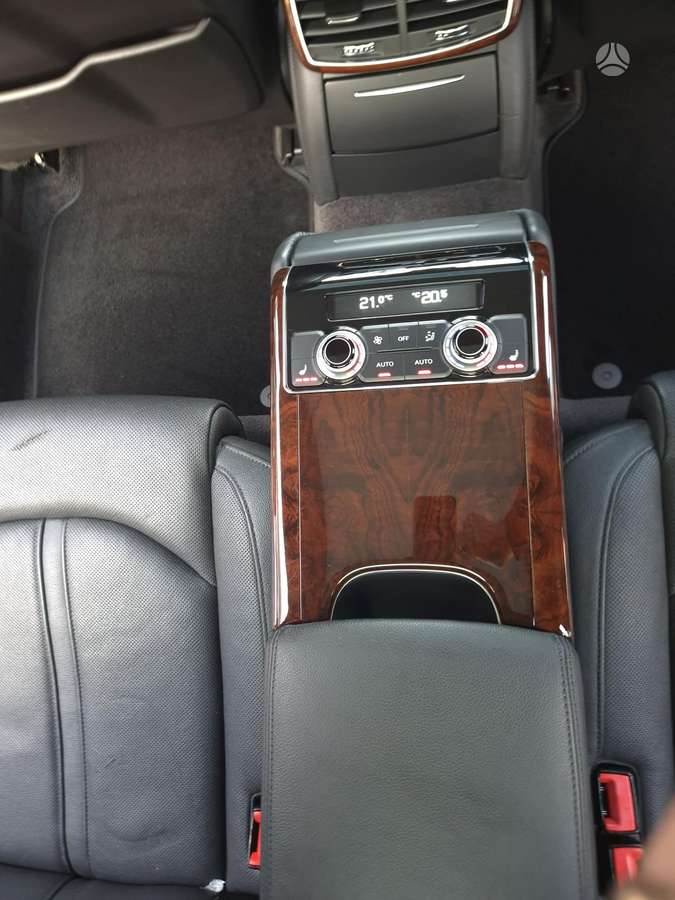 Audi A8 L, 3.0 l., Седан