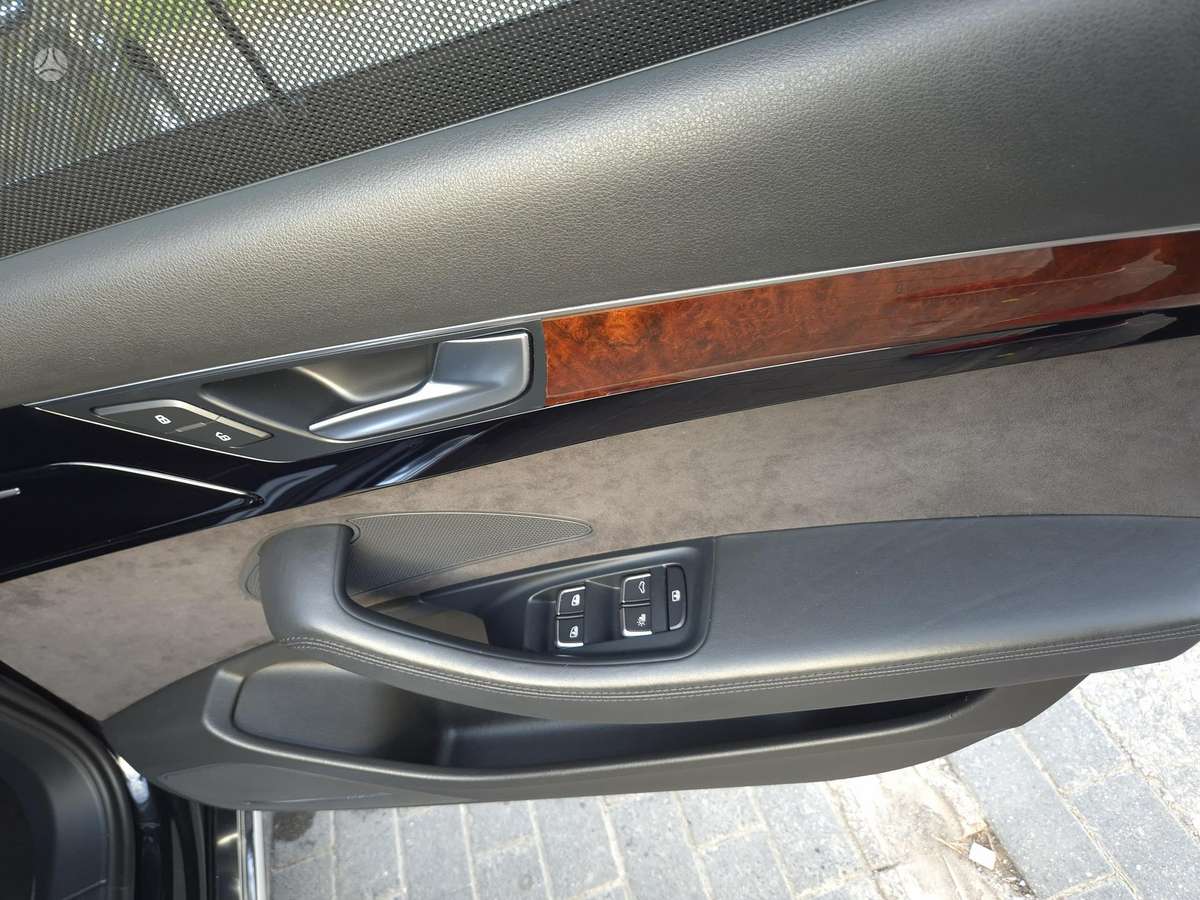 Audi A8 L, 3.0 l., Седан
