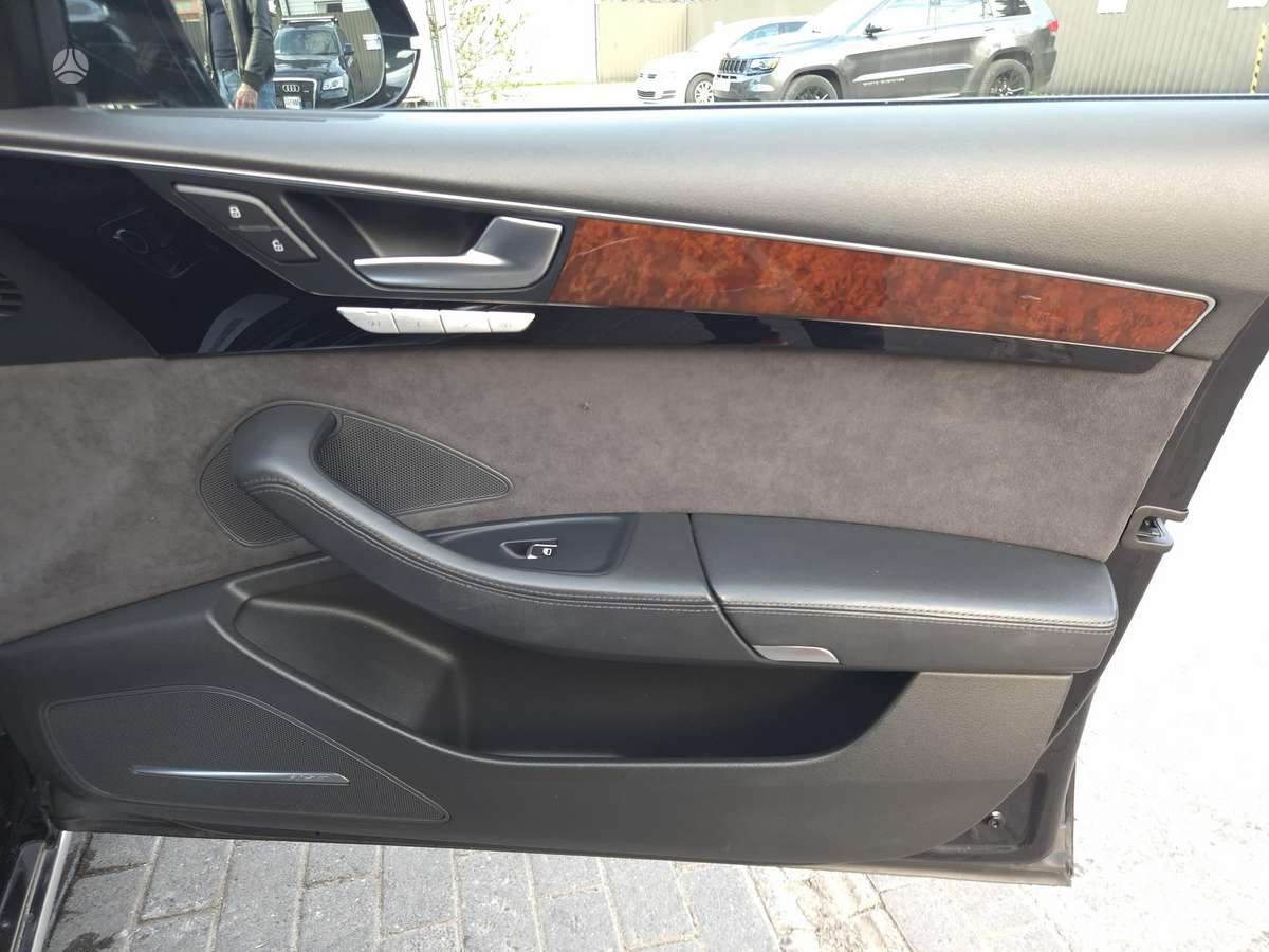 Audi A8 L, 3.0 l., Седан