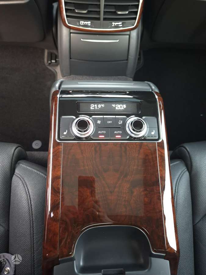 Audi A8 L, 3.0 l., Седан