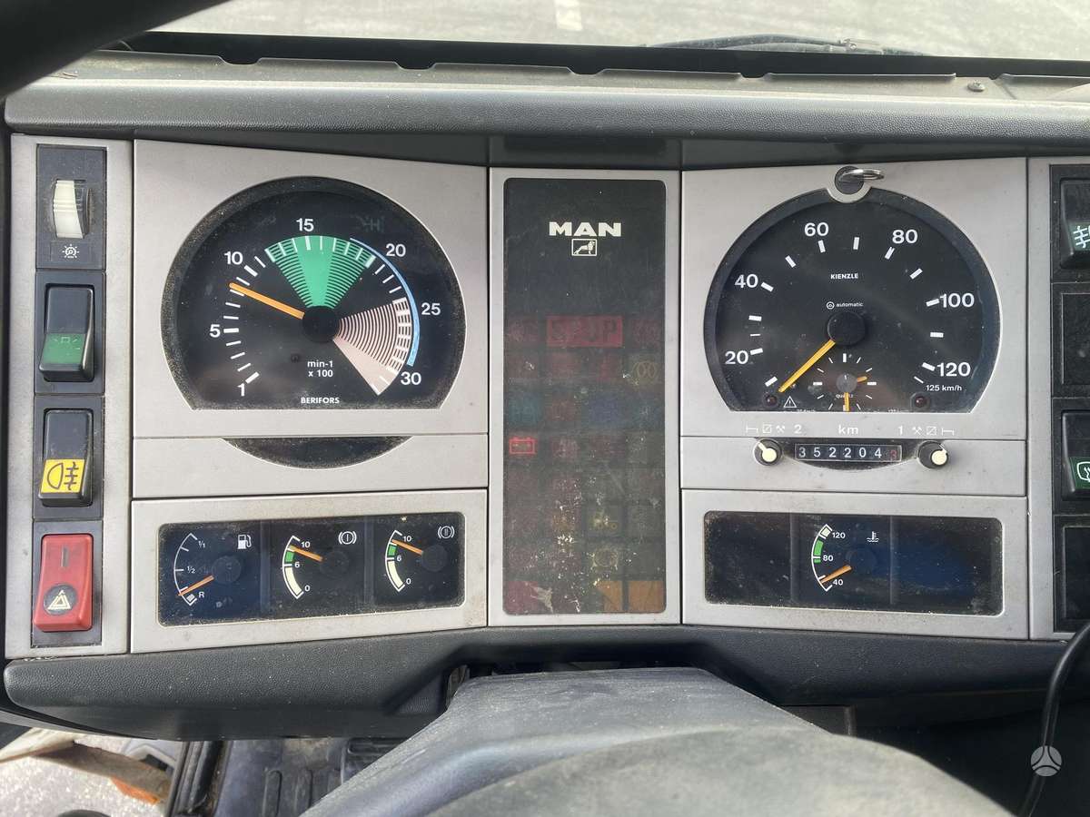 MAN L2000, su kranu