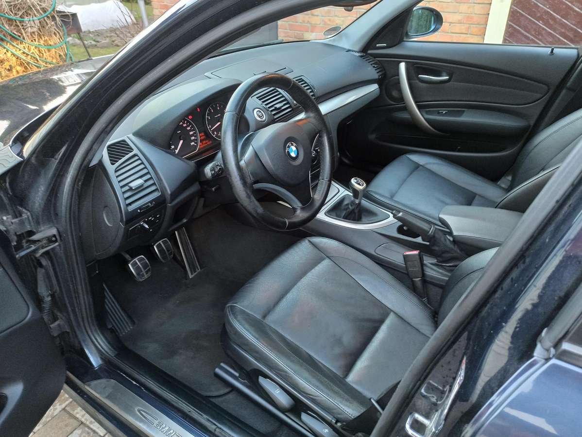 BMW 118, 2.0 l., hatchback