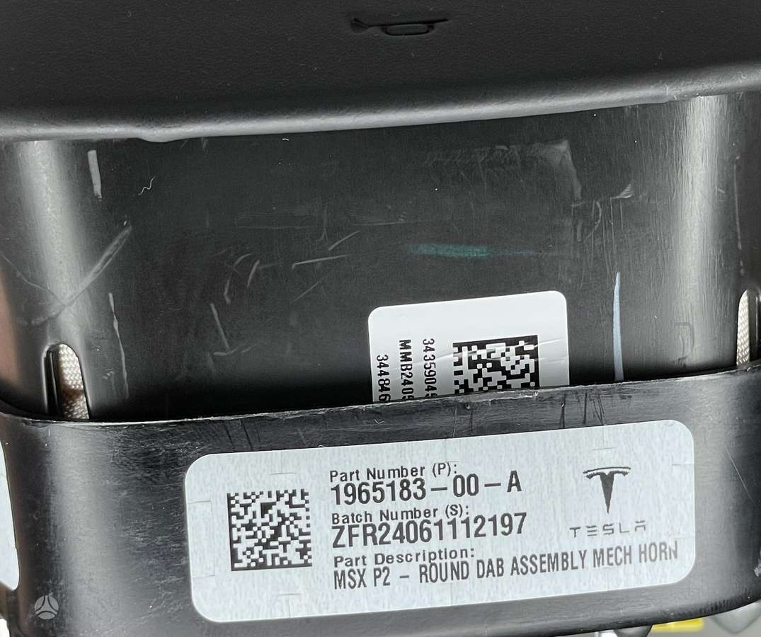 Tesla Model S drošības spilveni