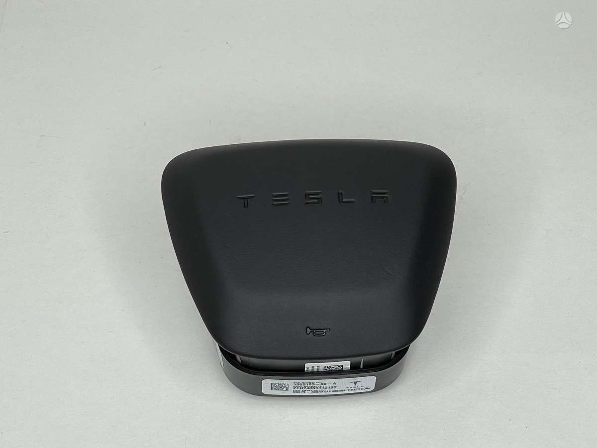 Tesla Model S drošības spilveni