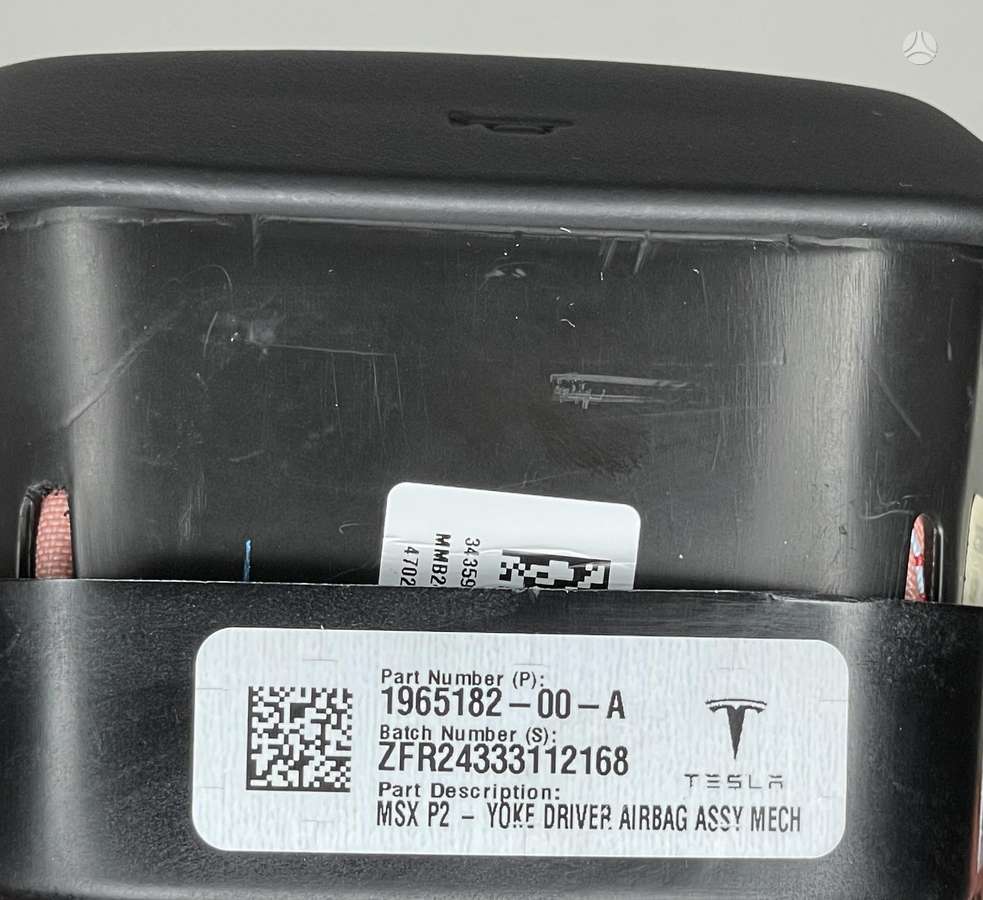 Tesla Model S drošības spilveni