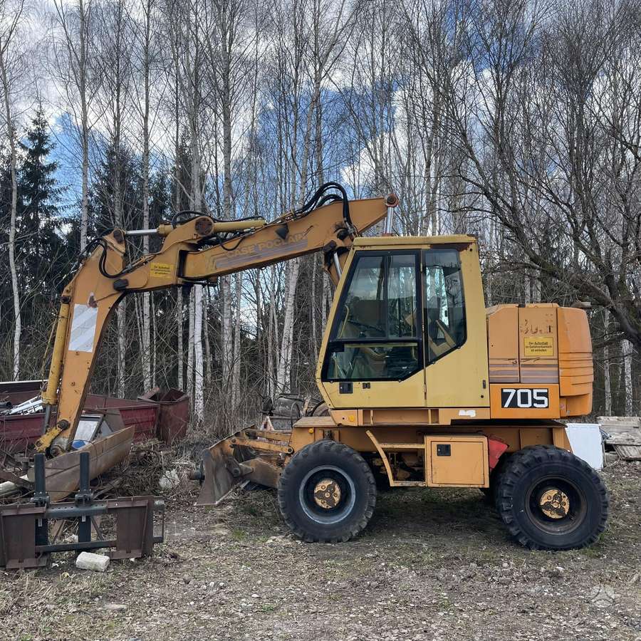 Case 688B, экскаваторы