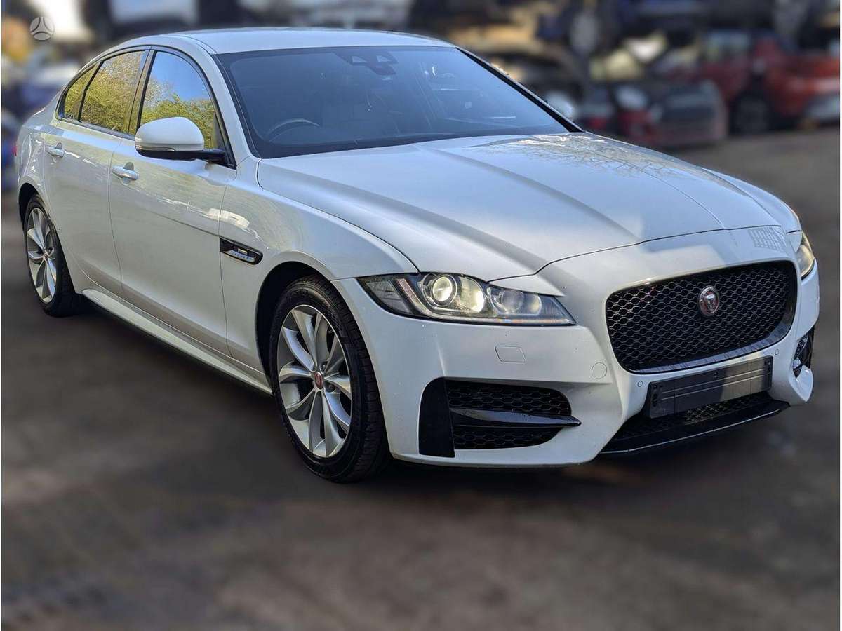 Jaguar XF engine