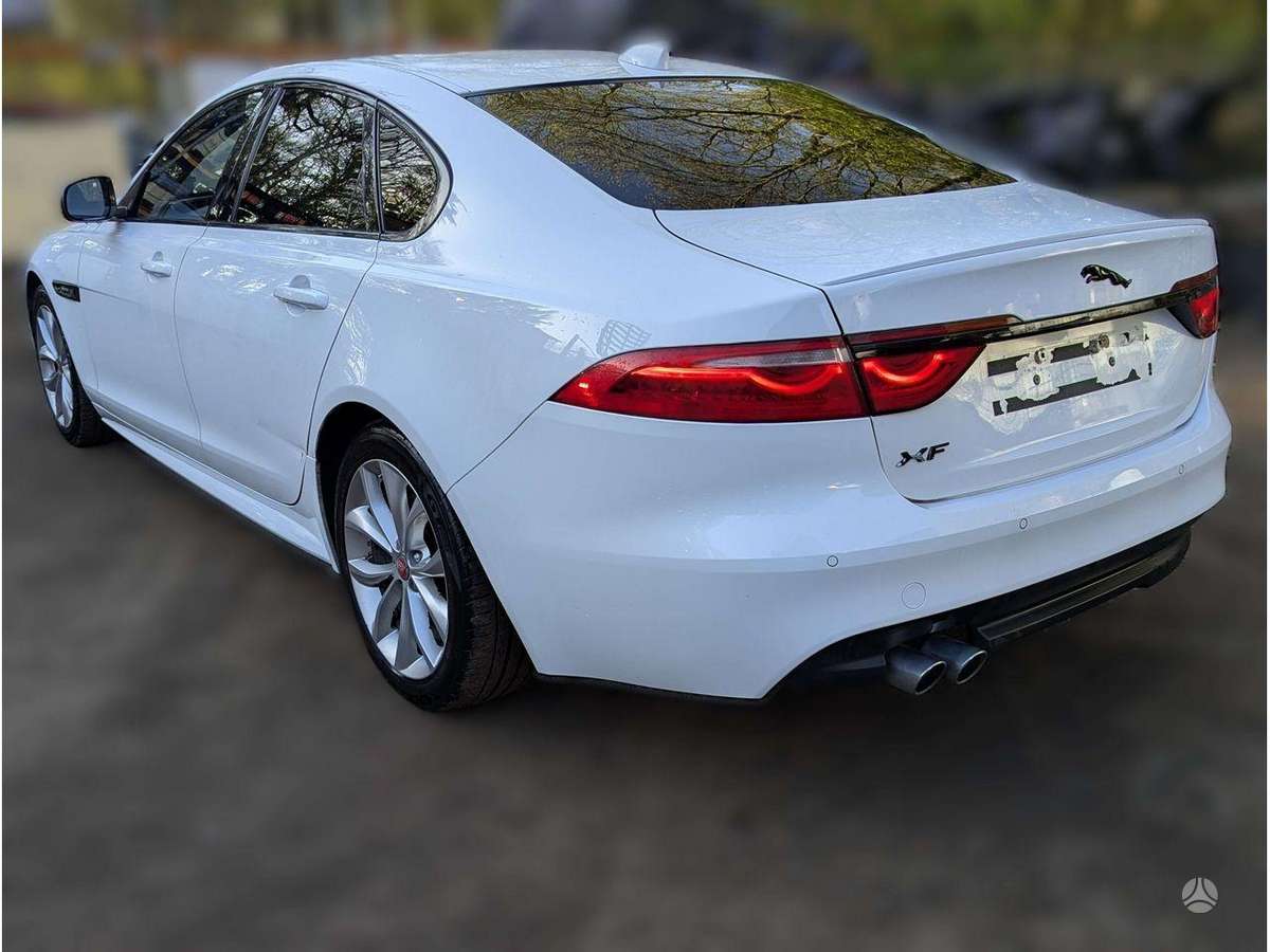Jaguar XF engine