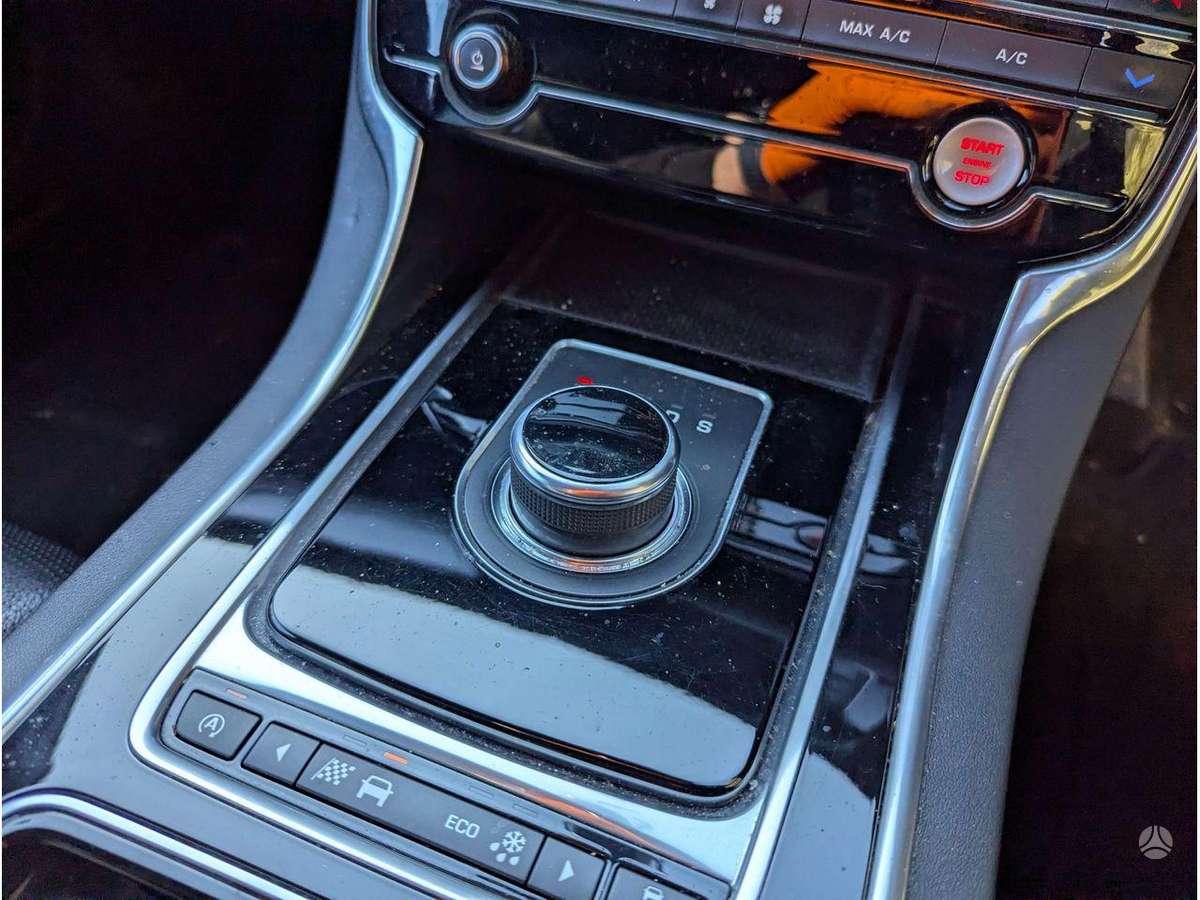 Jaguar XF variklis