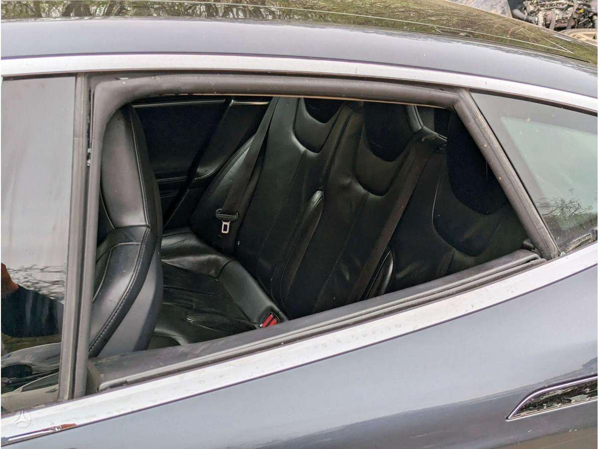 Tesla Model S двигатель