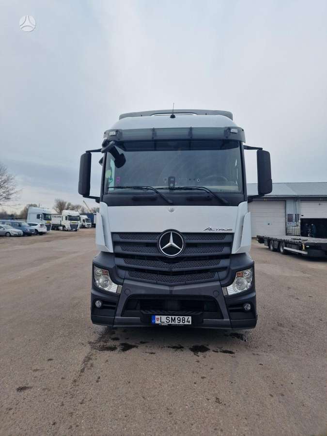 Mercedes-Benz Actros 1842, double sleeper