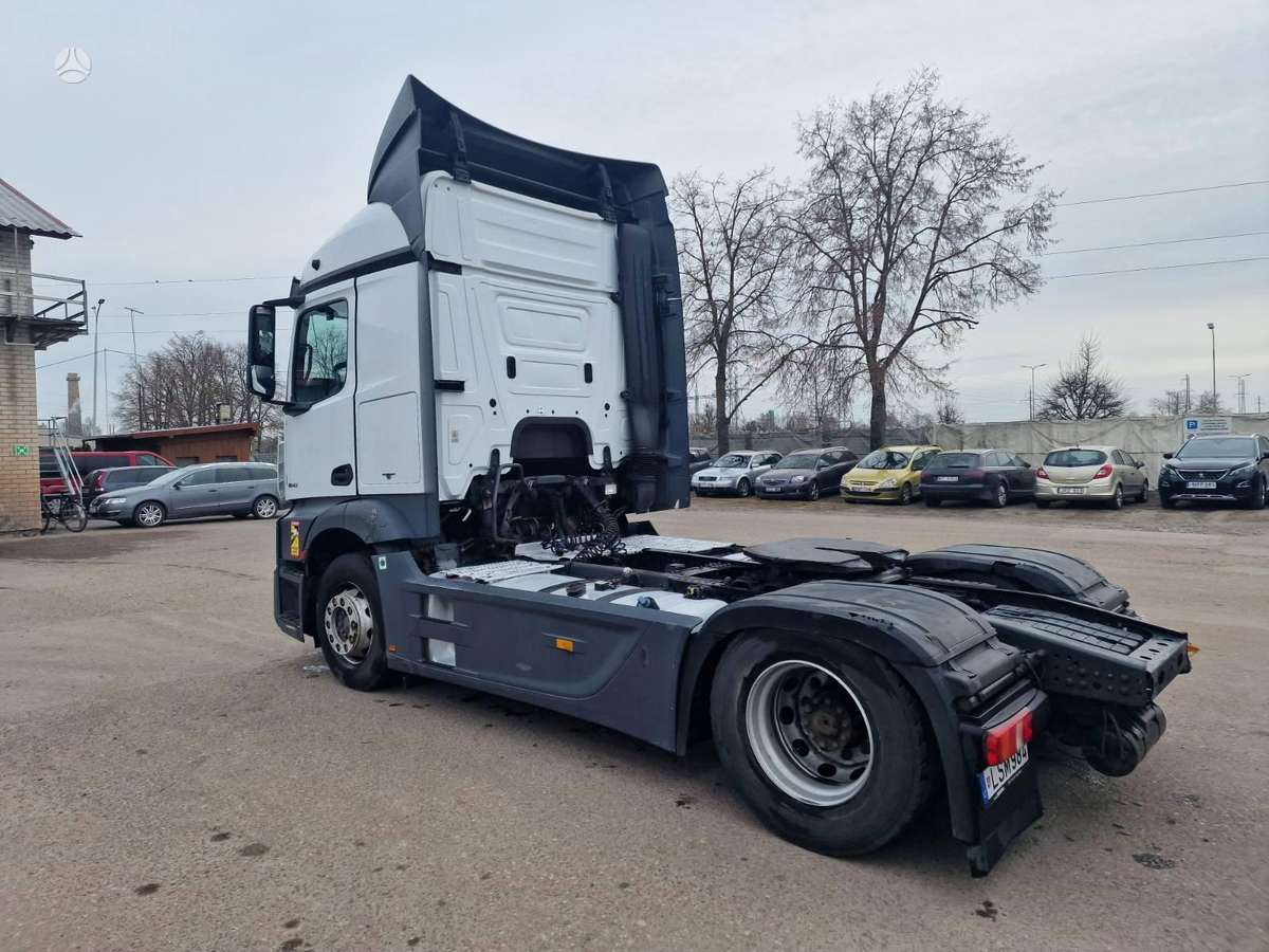 Mercedes-Benz Actros 1842, double sleeper